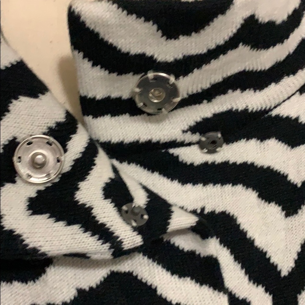 Zebra Swing Sweater Button Front - image 3